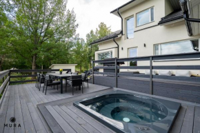 Villa Gaia! - Luxury villa with jacuzzi and beach next to trainstation 10 minutes to Tampere city! 1,5 hours to Helsinki